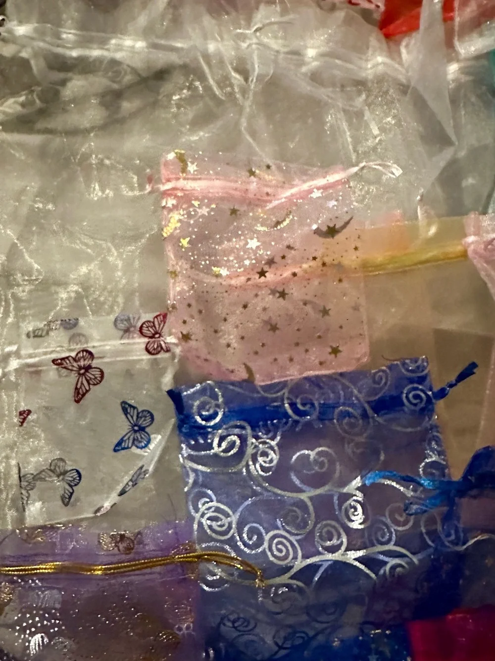 BUY NOW 40 Pc Mixed Size & Design Organza Bags - S-XL